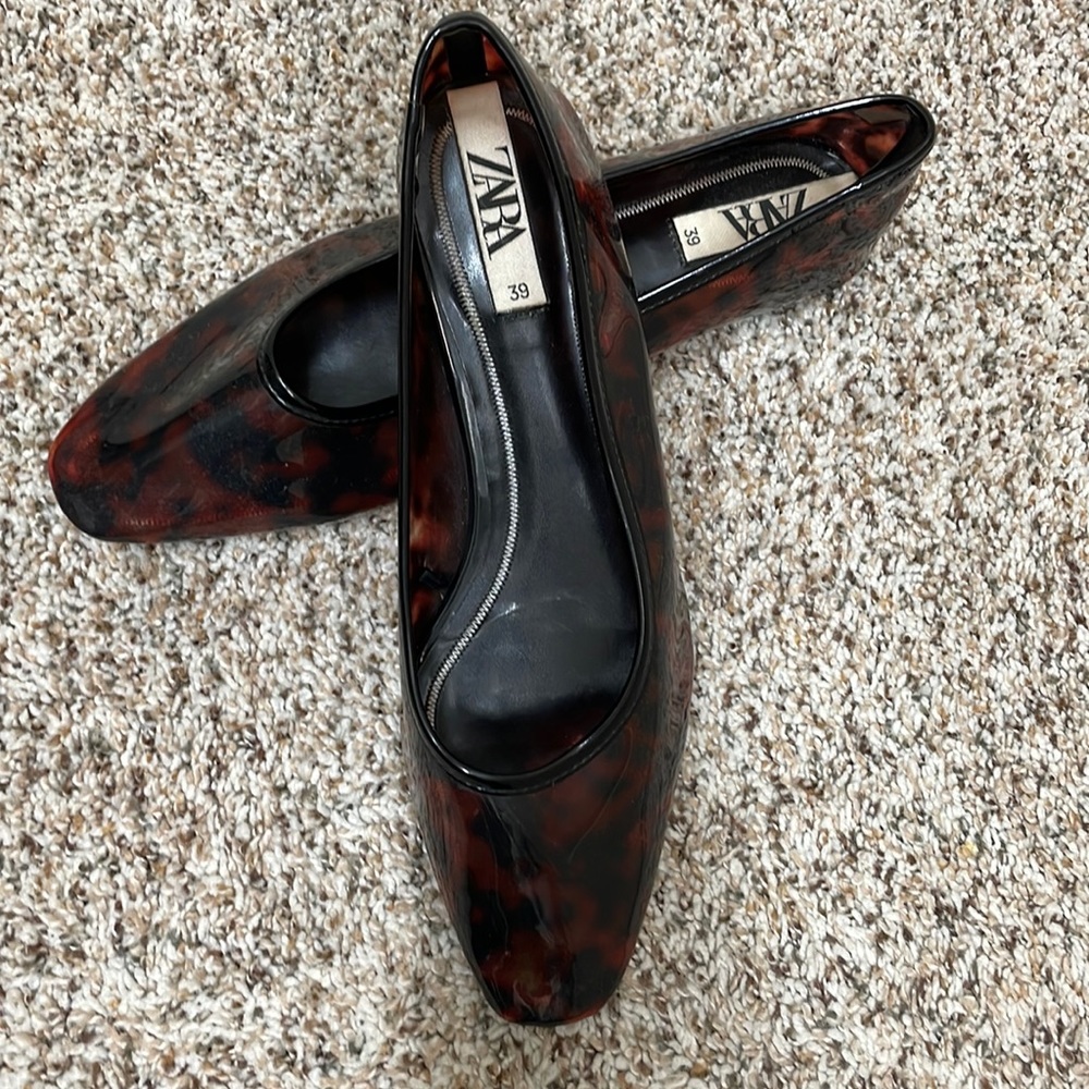 Zara Flats